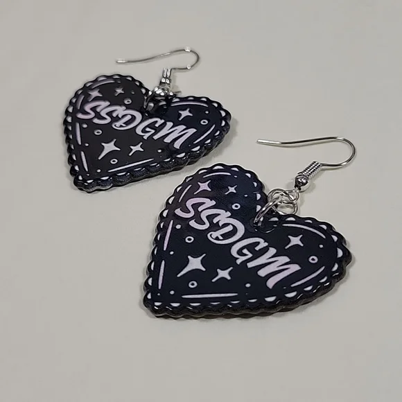 My Favorite Murder Earrings, Stay Sexy and Don't Get Murdered, drop earrings - Picture 7 of 7